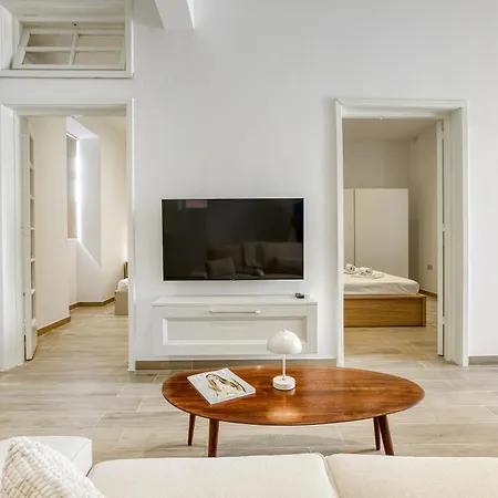 Designer 2br In The Heart Of With Wifi By 360 Estates *