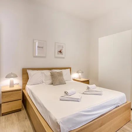 Designer 2br In The Heart Of With Wifi By 360 Estates Apartament