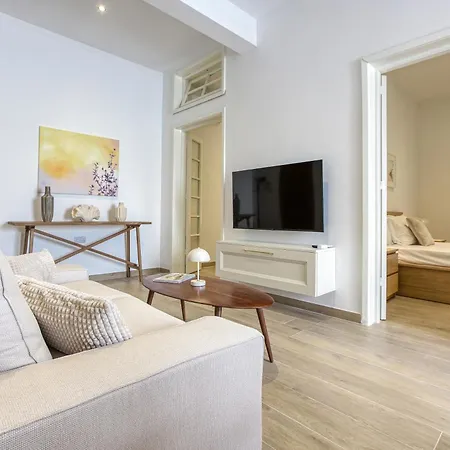 Designer 2br In The Heart Of With Wifi By 360 Estates Apartament Sliema