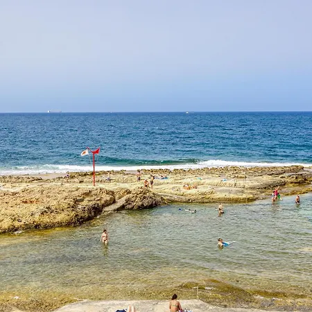 Designer 2br In The Heart Of With Wifi By 360 Estates * Sliema