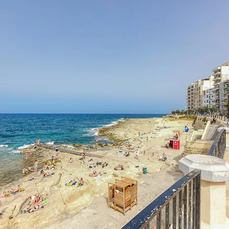 Designer 2br In The Heart Of With Wifi By 360 Estates