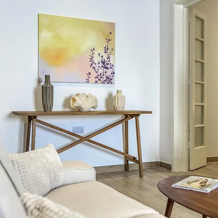 Διαμέρισμα Designer 2br In The Heart Of With Wifi By 360 Estates