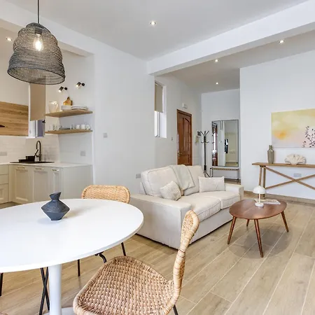 Διαμέρισμα Designer 2br In The Heart Of With Wifi By 360 Estates