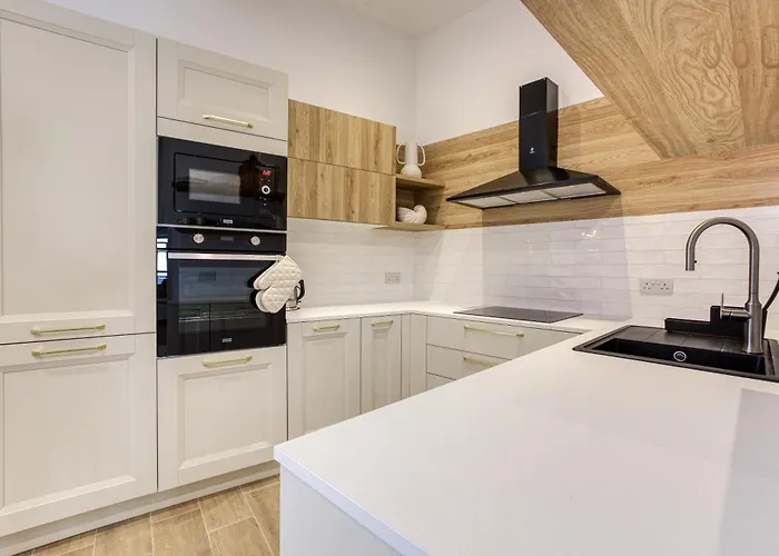 Designer 2br In The Heart Of With Wifi By 360 Estates 아파트 슬리에마