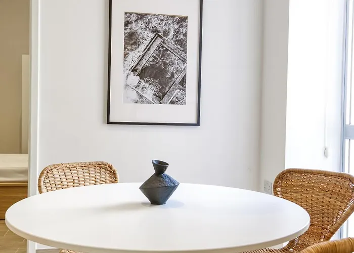 Designer 2br In The Heart Of With Wifi By 360 Estates 아파트 슬리에마