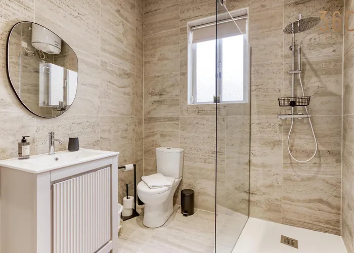 Designer 2br In The Heart Of With Wifi By 360 Estates 슬리에마