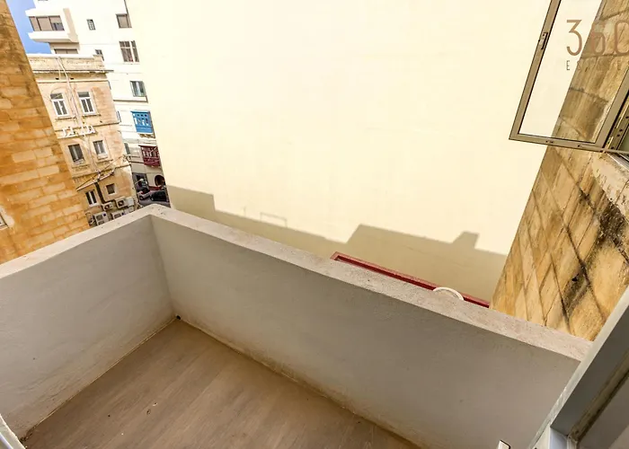 Designer 2br In The Heart Of With Wifi By 360 Estates 아파트