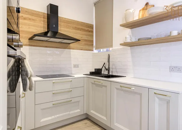 Designer 2br In The Heart Of With Wifi By 360 Estates * 슬리에마