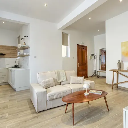 Designer 2br In The Heart Of With Wifi By 360 Estates * Sliema