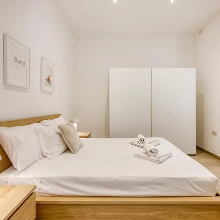 Designer 2br In The Heart Of With Wifi By 360 Estates Apartman Sliema