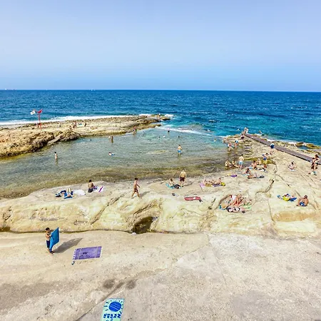 Designer 2br In The Heart Of With Wifi By 360 Estates Apartman Sliema